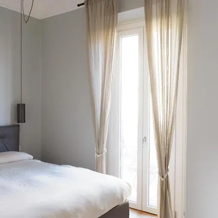 Апартаменты Cozy Renovated Comfort In Isola Милан